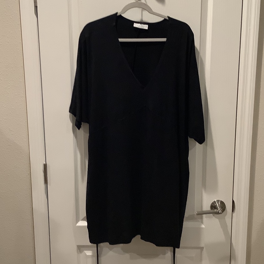 Bryan Walker Relaxed V-Neck Black Women's Top